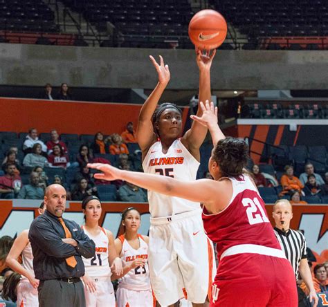 Illinois fighting illini women's basketball - 28-17 at Illinois; 155-67 as a Division I coach; 184-92 overall; Illinois vs. Wisconsin: 41-42 (83rd meeting) Shauna Green coaching record vs. Wisconsin: 2-1; Illinois is now 4-4 when wearing white uniforms; UI is now 5-3 in home games this season. The Illini are now 3-7 in games played before 5 p.m. The Illini are now 0-1 in January.